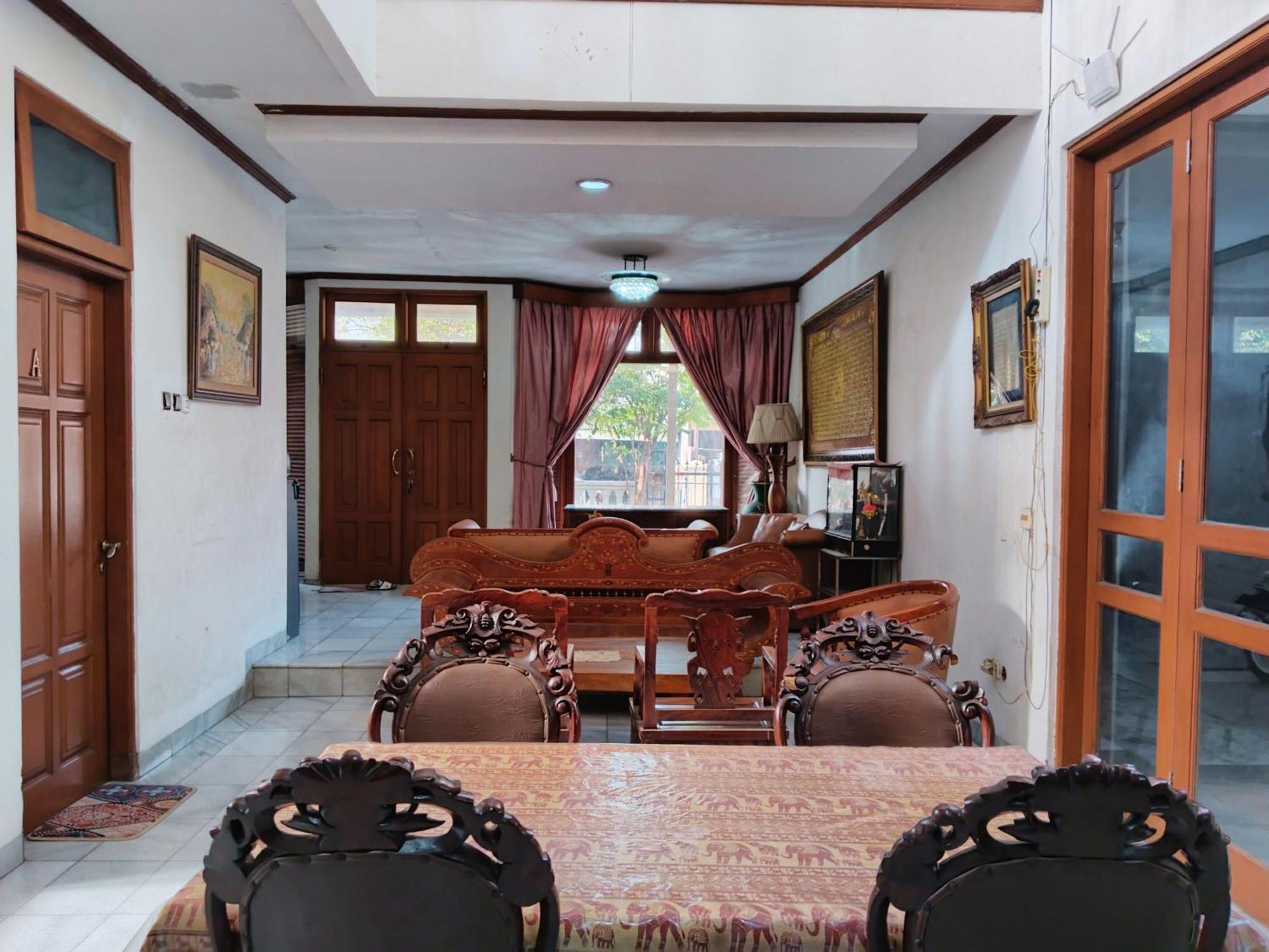 Griya Cempaka Baru At-taqwa Syariah Hotel